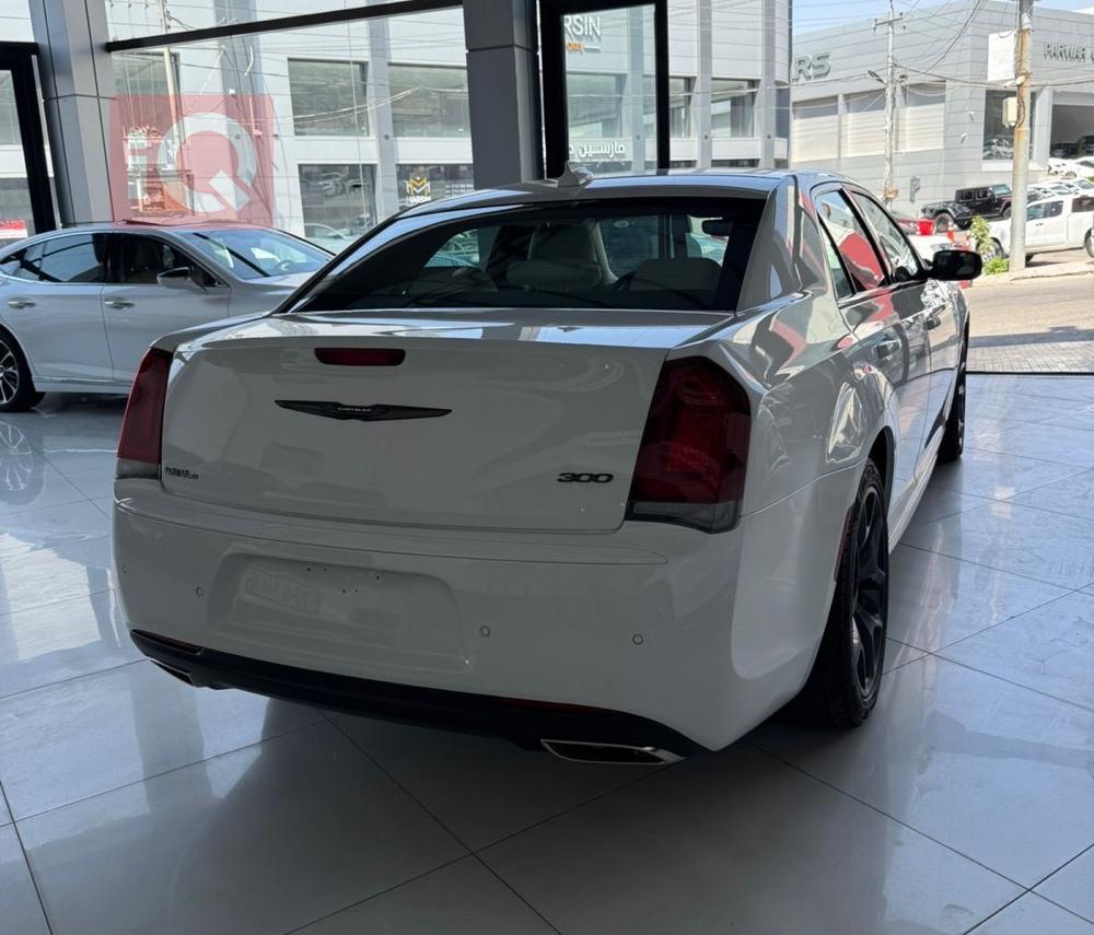 كرايسلر 300